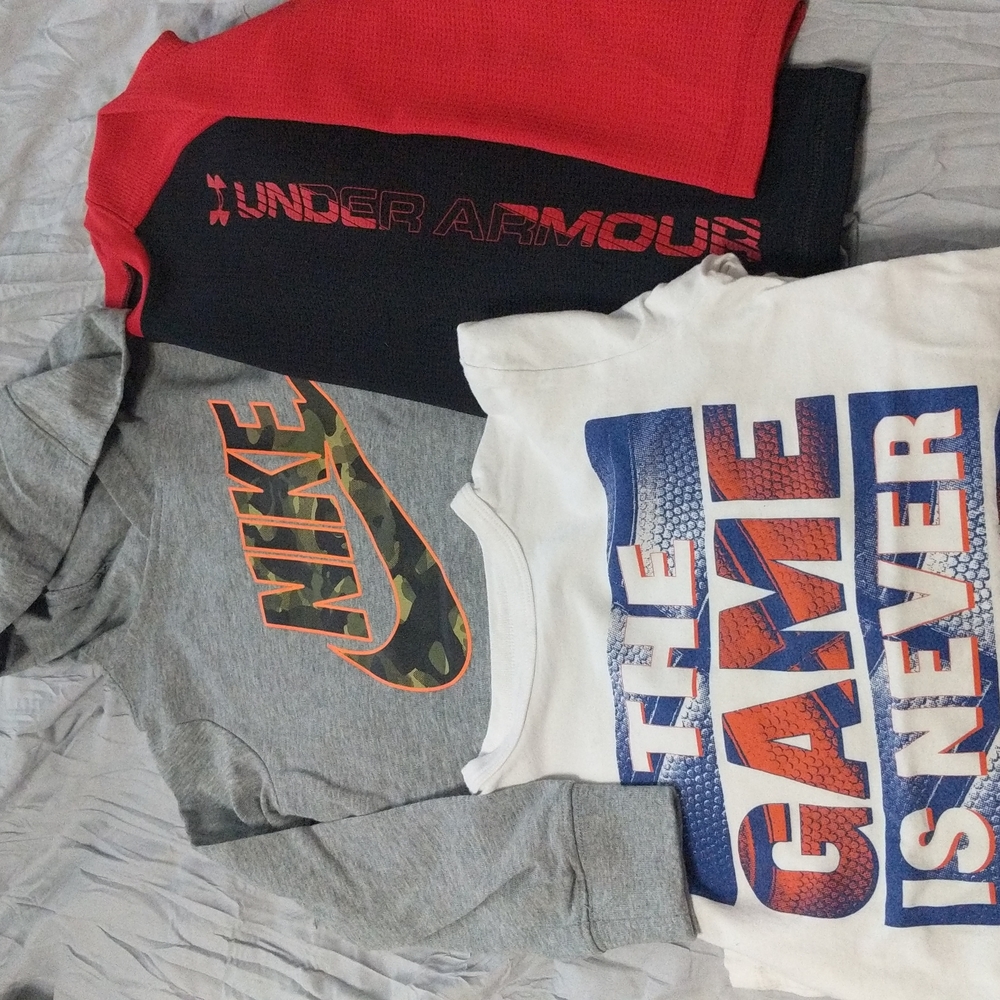 3 boys shirts size 4